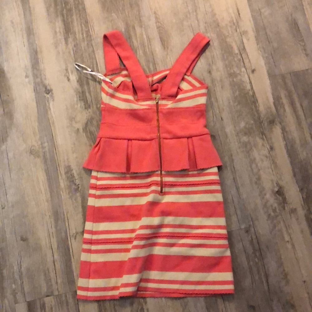 Dress - Picture 2 of 4